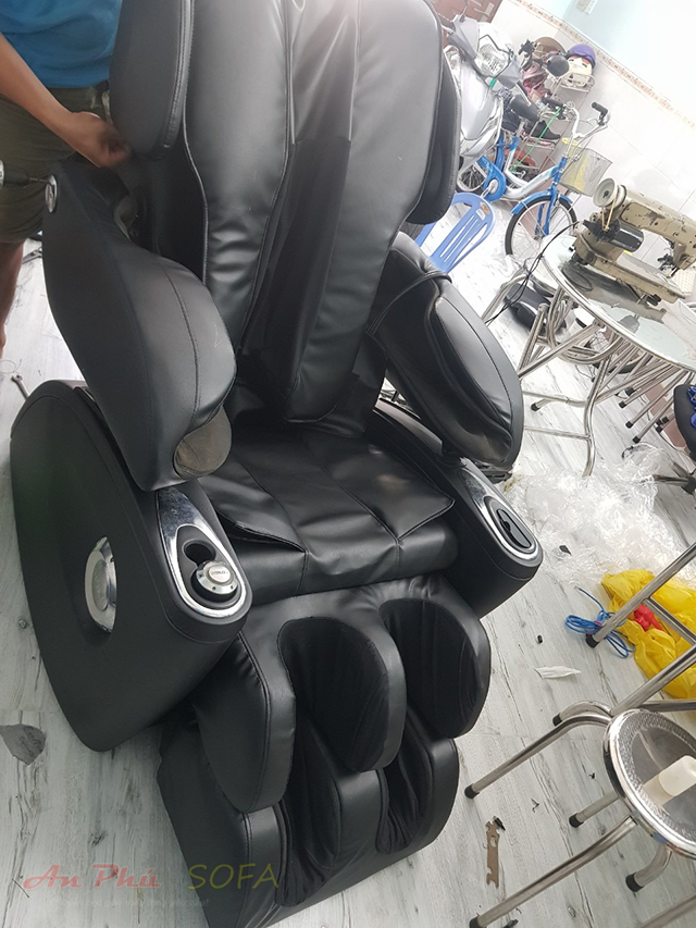 Hoàn thành bọc lại da cho 2 ghế massage nhà anh Thanh - Cầu Giấy